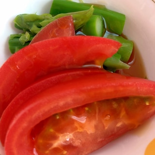 緑と赤のおいしいサラダ★トマトとアスパラのサラダ
